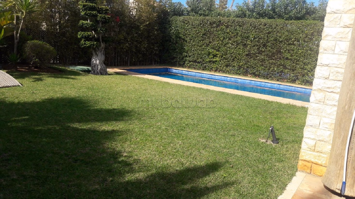 Villa's en luxe woningen om te kopen. Totale oppervlakte 550 m². Airconditioning en open haard