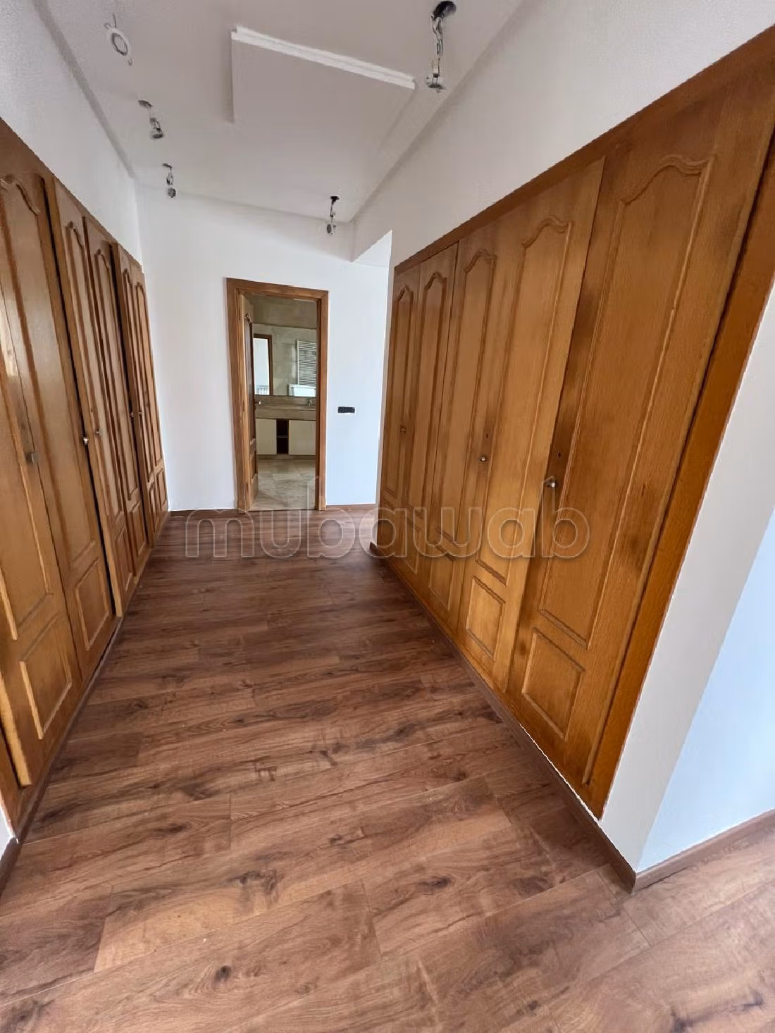 Villa's en luxe woningen om te kopen. Totale oppervlakte 550 m². Airconditioning en open haard