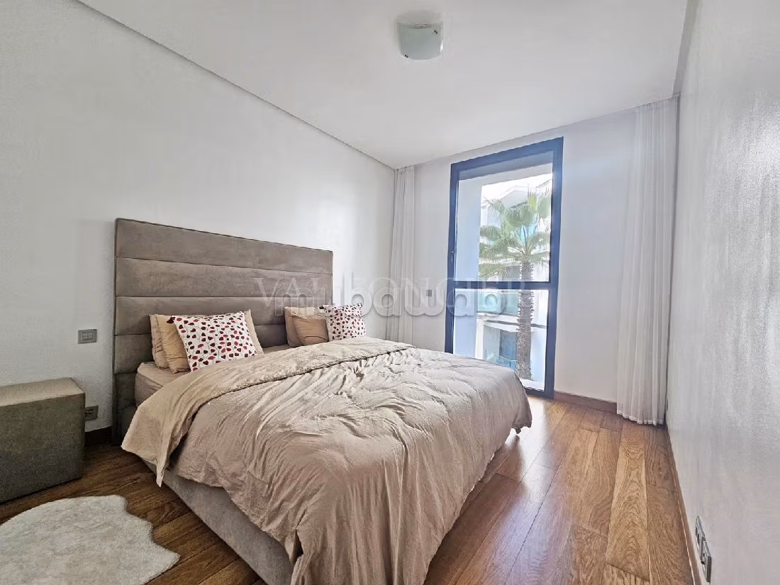 Apartment for rent in Ain Diab. Small area 145 m². Carpark, Balcony