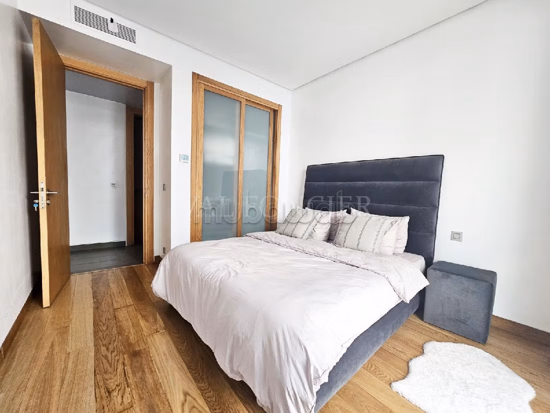 Apartment for rent in Ain Diab. Small area 145 m². Carpark, Balcony