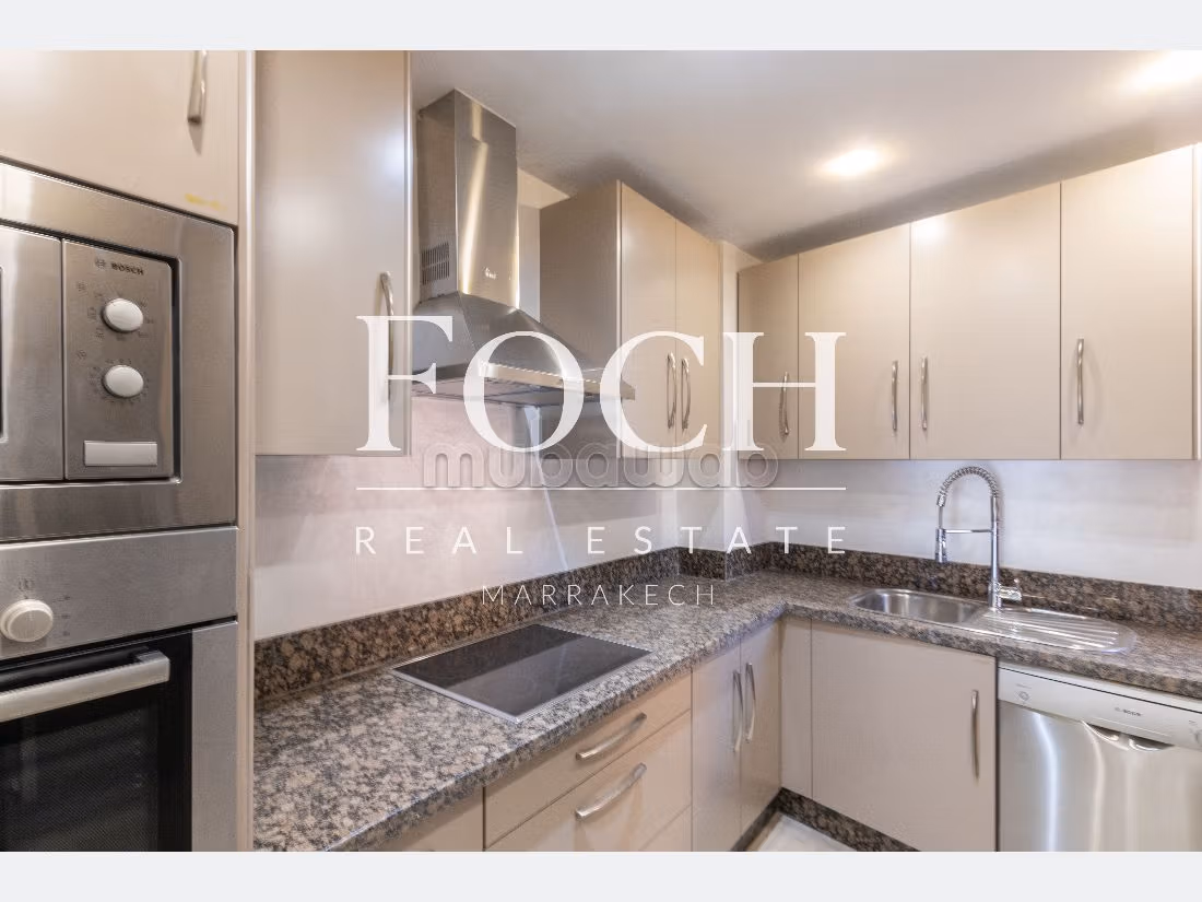 Apartment for sale in Guéliz. Area of 100 m². Cellar.