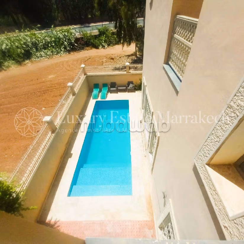 Te koop: villa's en luxe woningen in Sidi Youssef. 9 Ruimtes. Volledig gemeubileerd. 