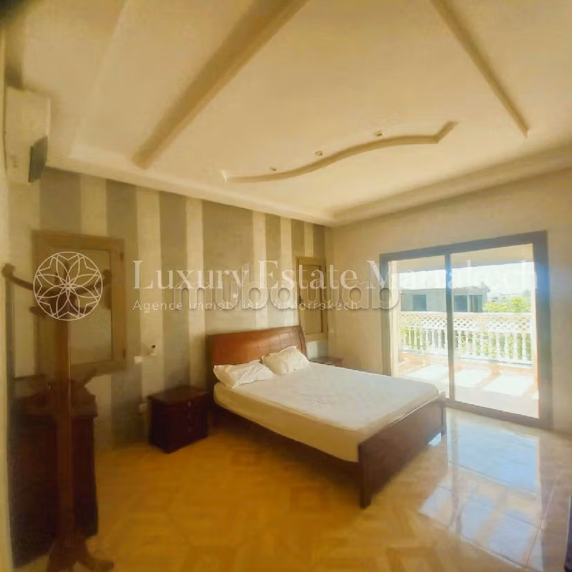 Te koop: villa's en luxe woningen in Sidi Youssef. 9 Ruimtes. Volledig gemeubileerd. 