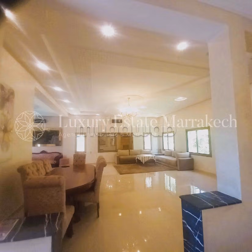 Te koop: villa's en luxe woningen in Sidi Youssef. 9 Ruimtes. Volledig gemeubileerd. 
