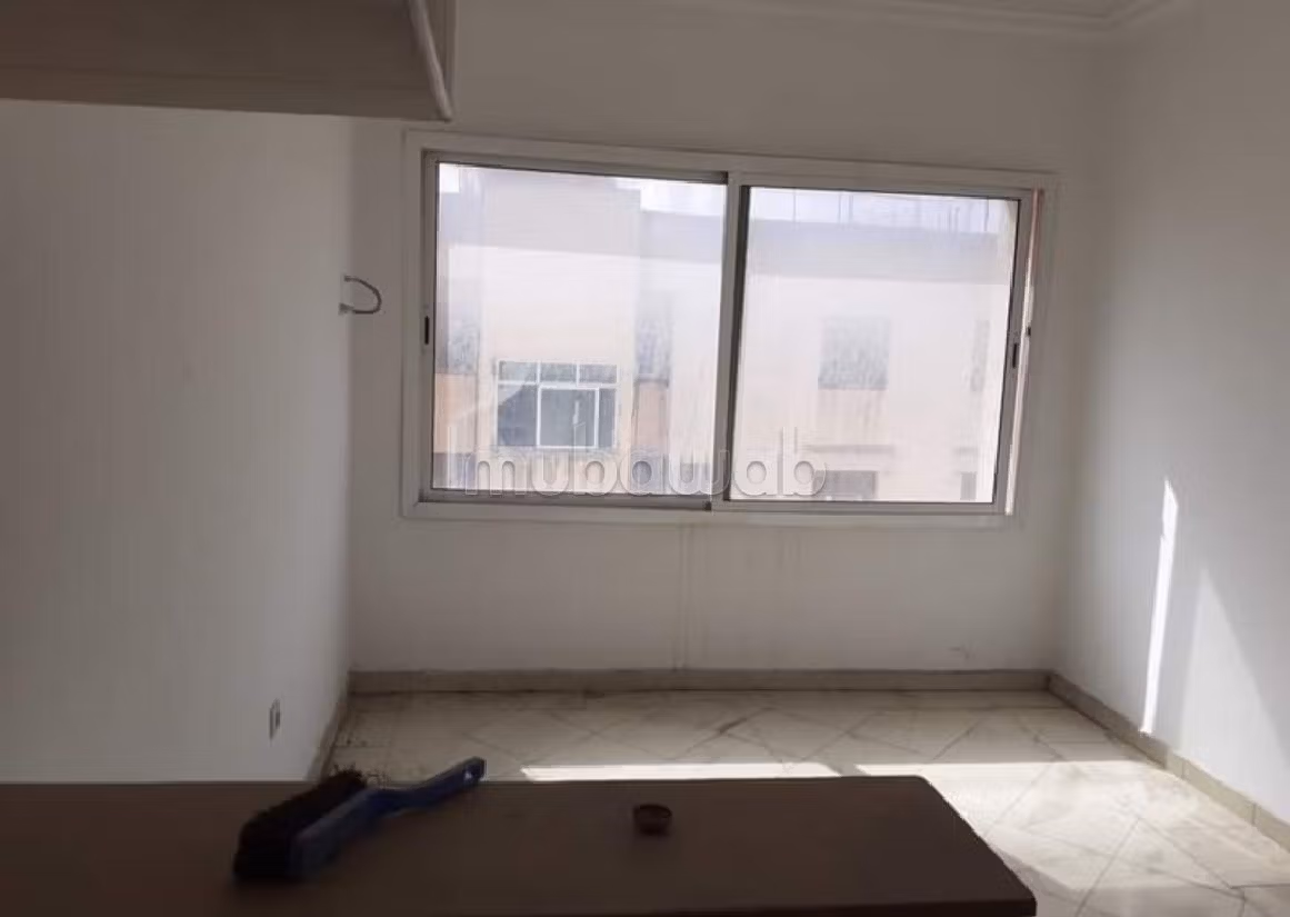 شقة للبيع بباب شعفة 3 غرف جميلة. كراج