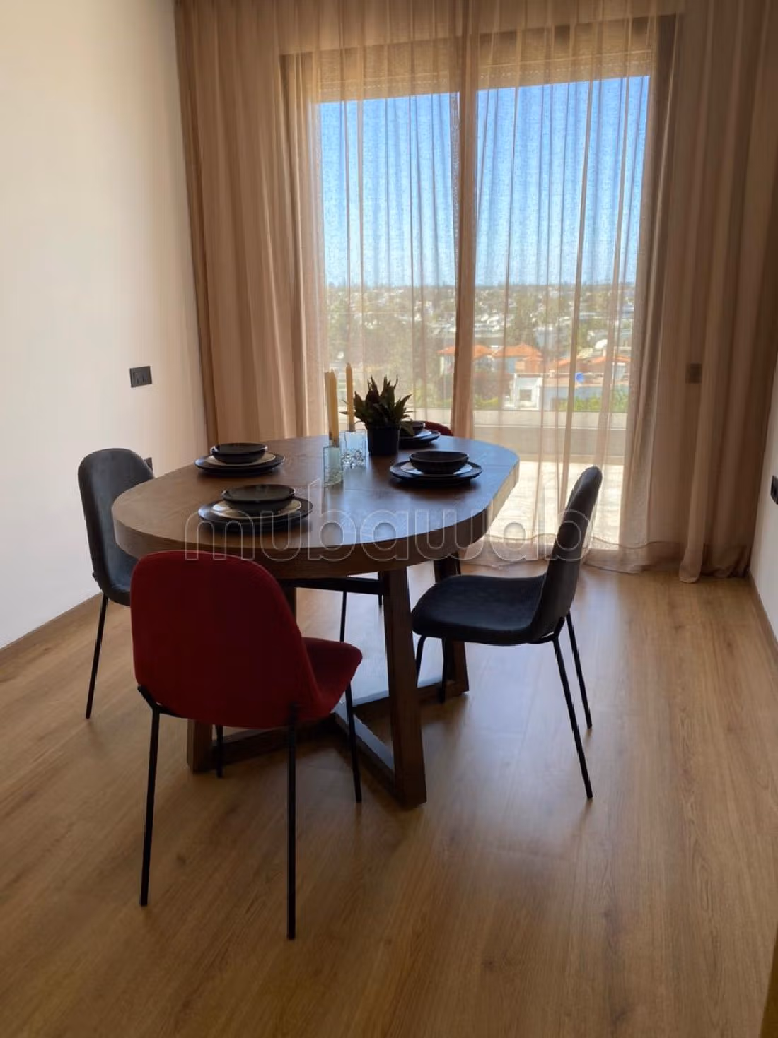 شقة رائعة للإيجار بحي السلام السيال. المساحة الكلية 130 م². مفروشة