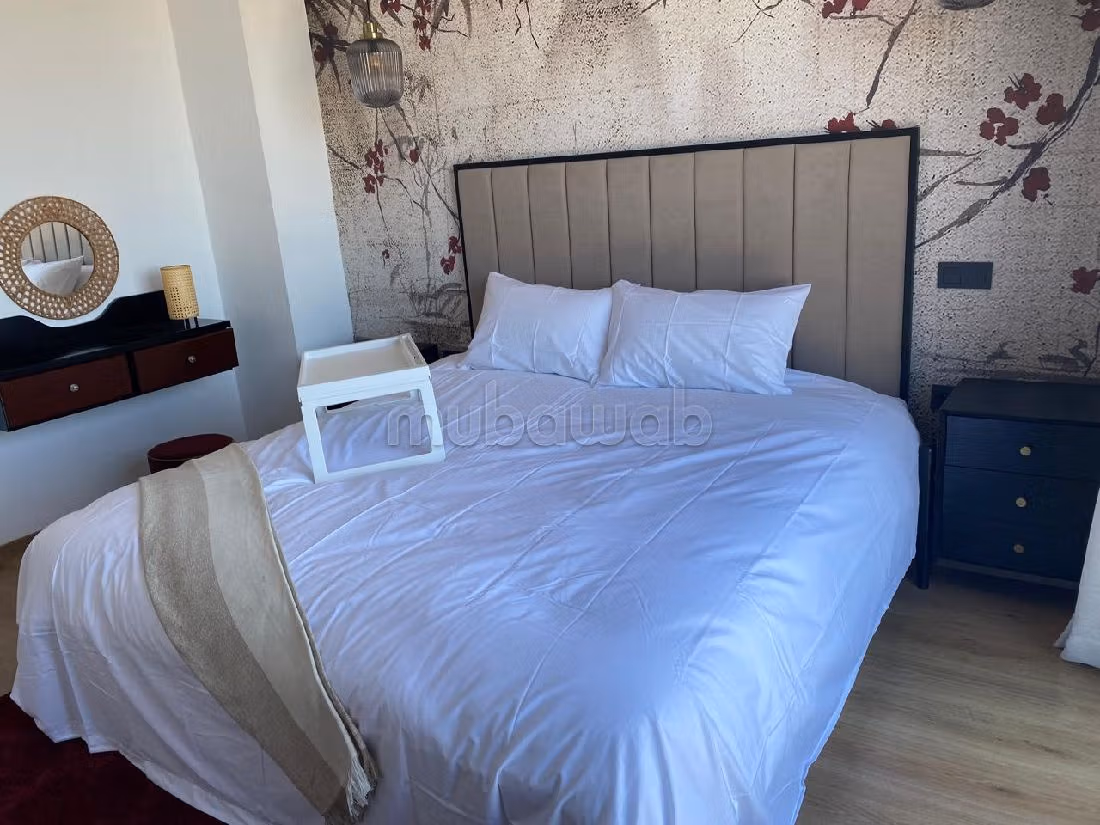 شقة رائعة للإيجار بحي السلام السيال. المساحة الكلية 130 م². مفروشة