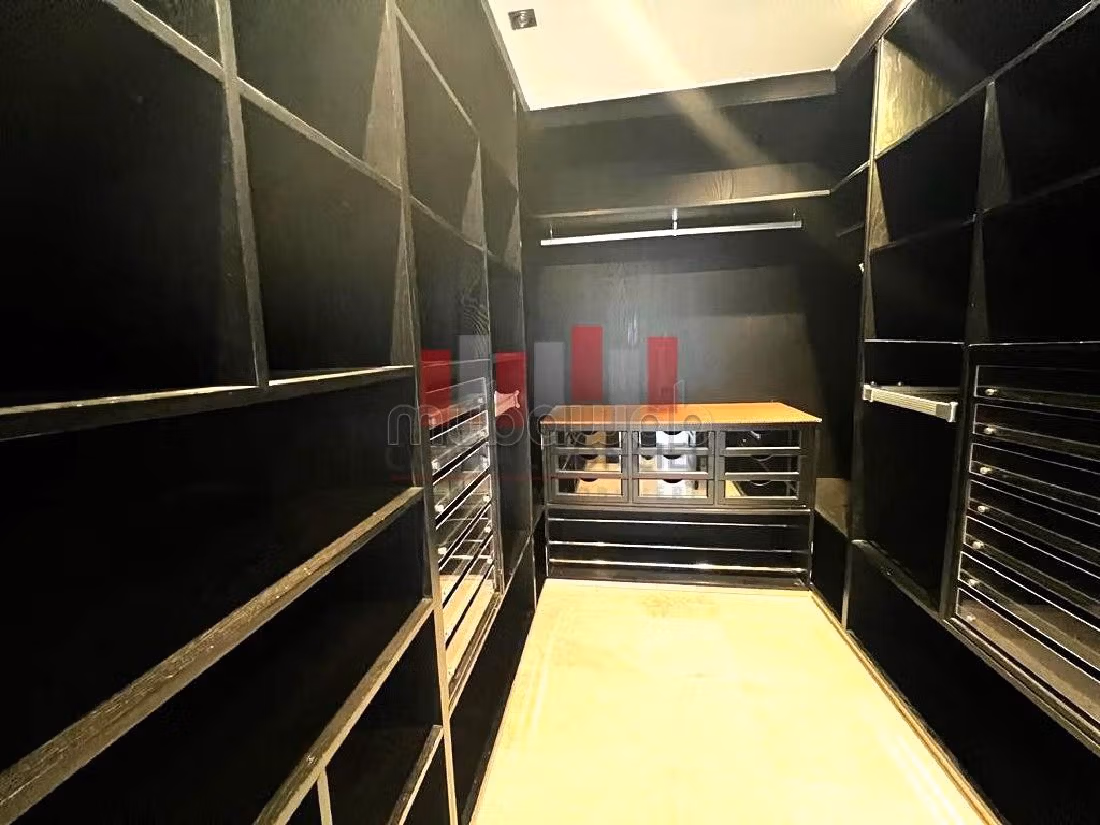 Rent this apartment in Bouskoura Ville. 4 lovely rooms. Lift and parking