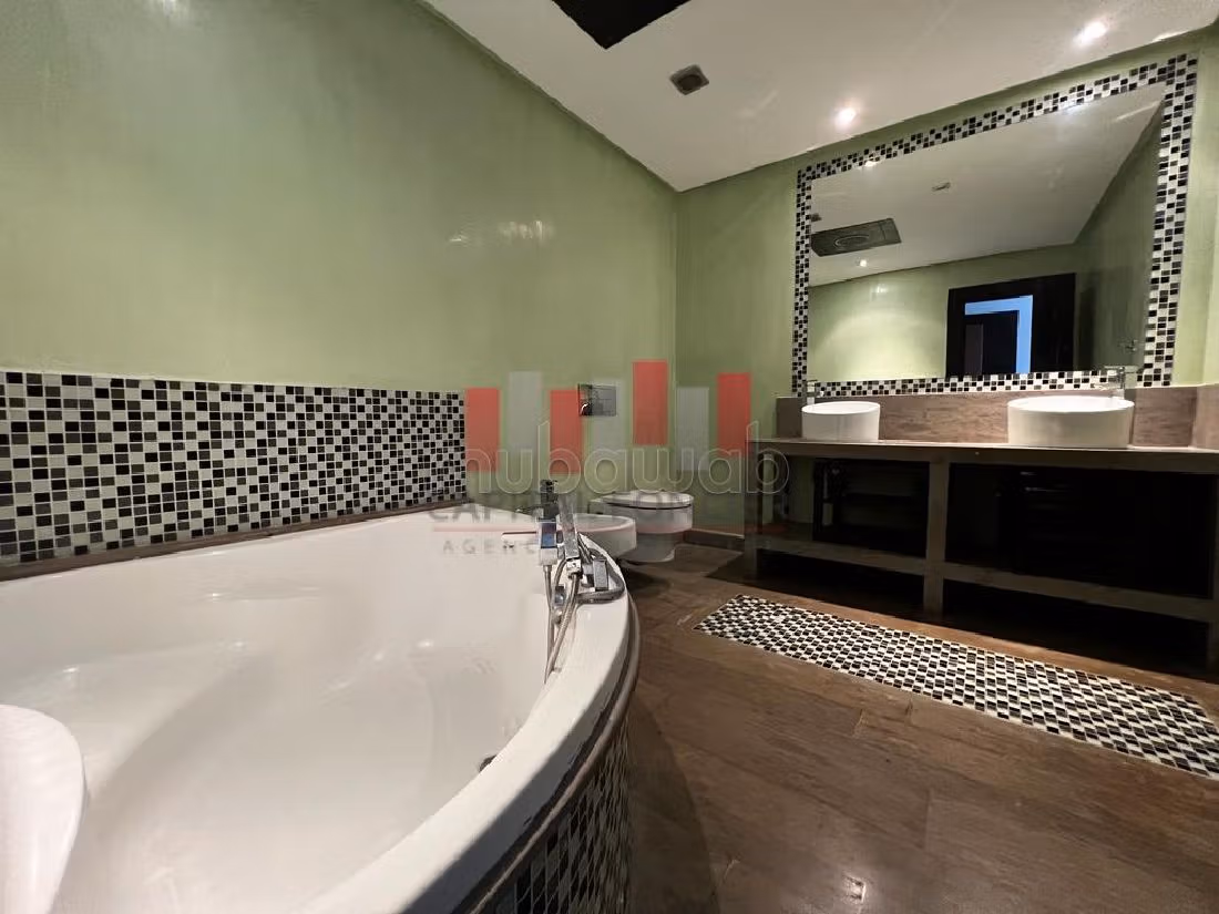 Rent this apartment in Bouskoura Ville. 4 lovely rooms. Lift and parking
