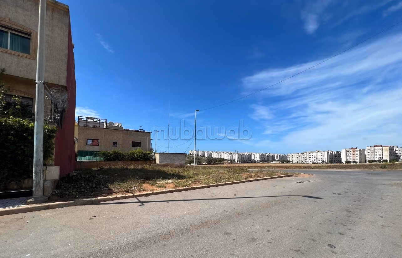 Land kopen in Al Hadika. Oppervlakte 366 m².