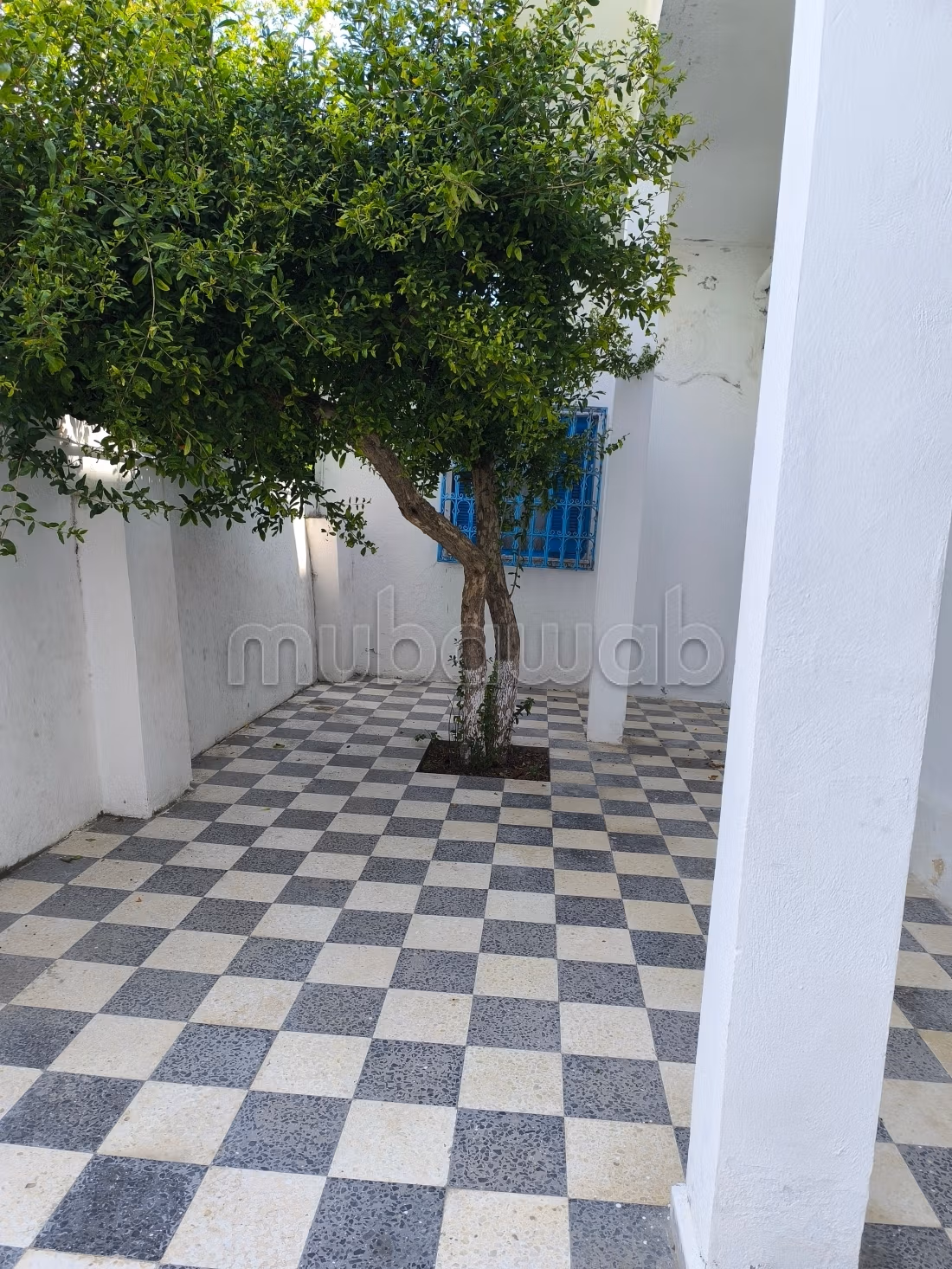 Bellissimo appartamento in affitto a Cité El Ahmadi. Superficie di 60 m². arredato. 