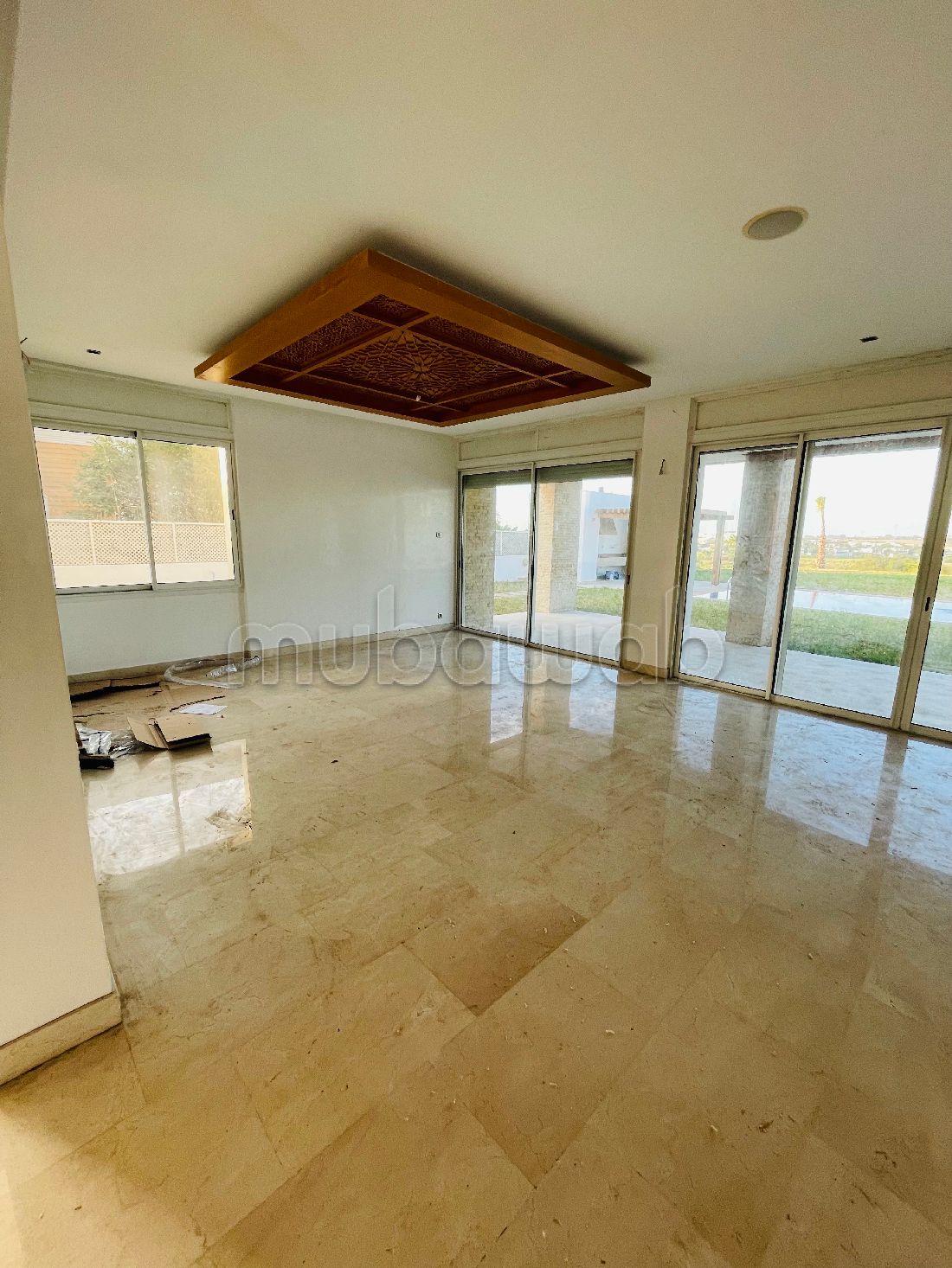 Magnifique villa à vendre à Bouskoura. Surface totale 1350 m². Piscine, climatisation Mubawab