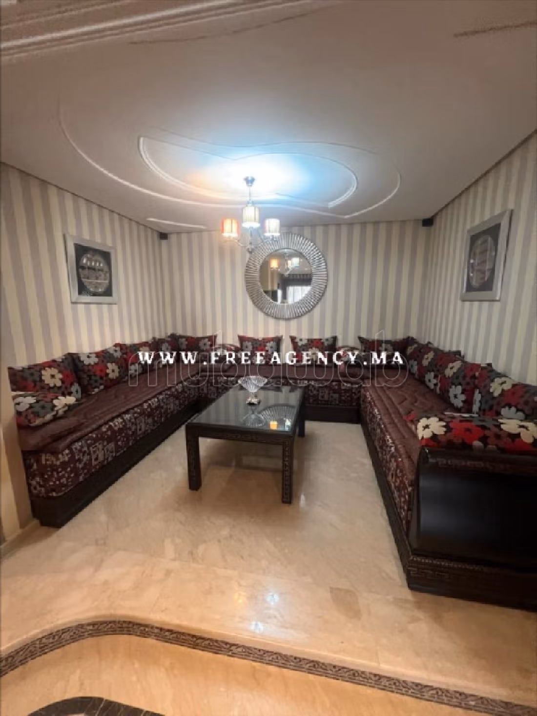 Nu kopen: appartementen in Administratif. Totale oppervlakte 155 m². Volledig gemeubileerd. 