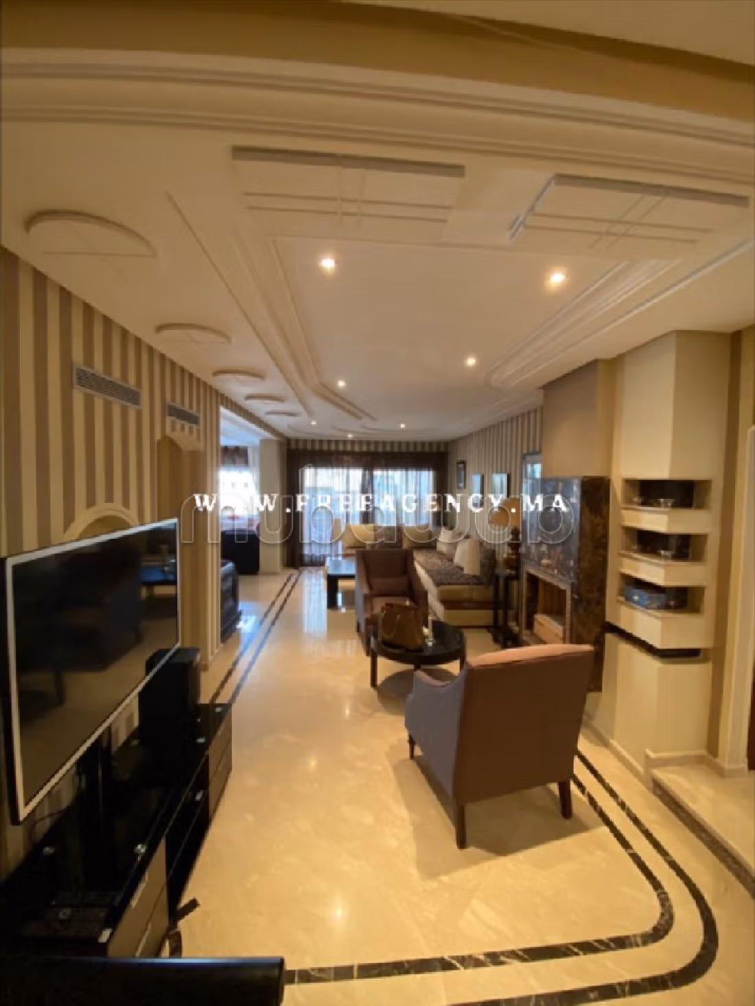 Nu kopen: appartementen in Administratif. Totale oppervlakte 155 m². Volledig gemeubileerd. 
