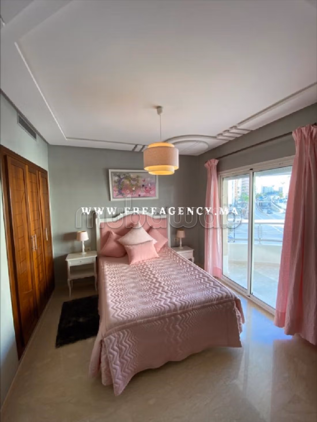 Nu kopen: appartementen in Administratif. Totale oppervlakte 155 m². Volledig gemeubileerd. 