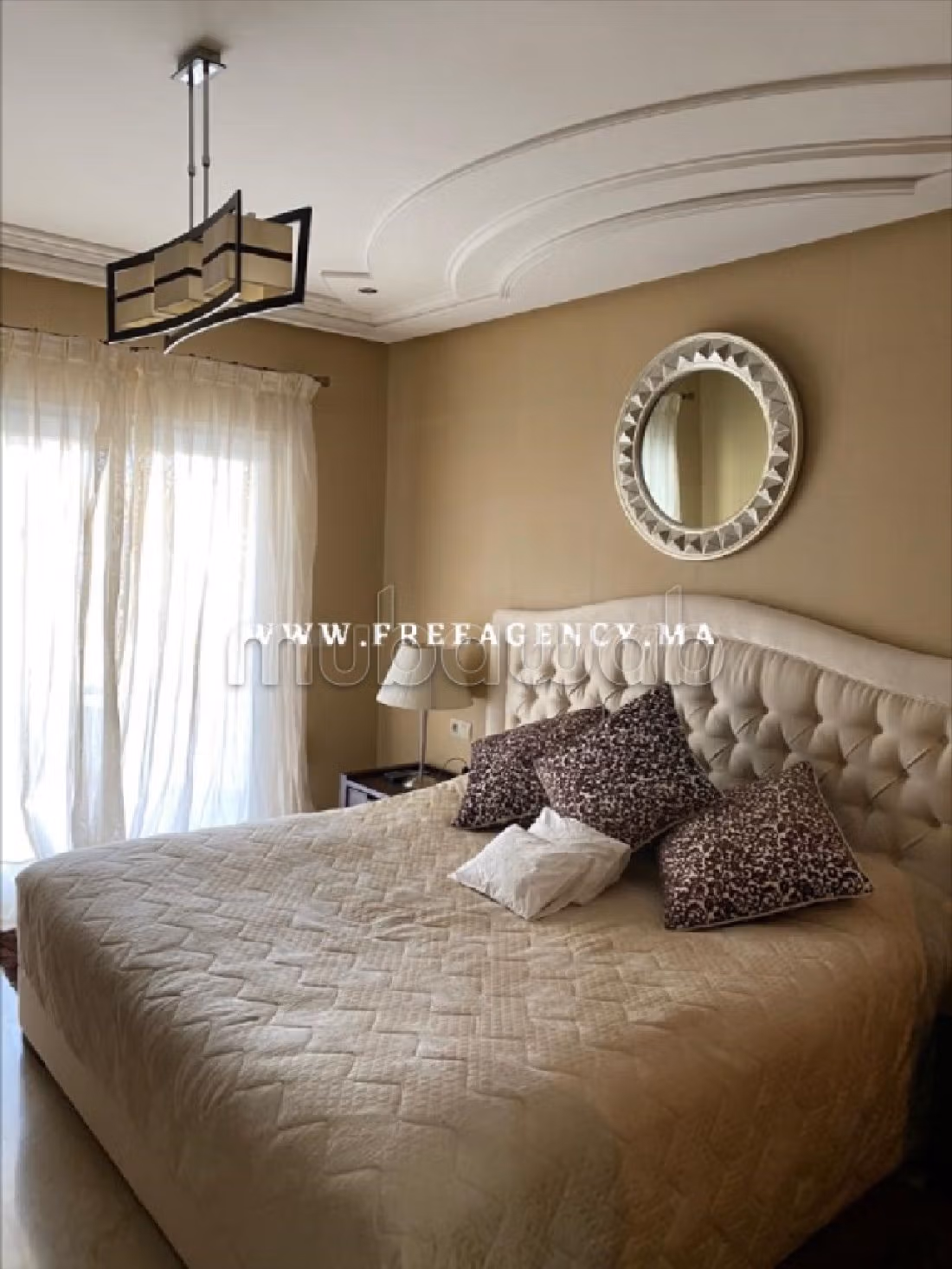 Nu kopen: appartementen in Administratif. Totale oppervlakte 155 m². Volledig gemeubileerd. 