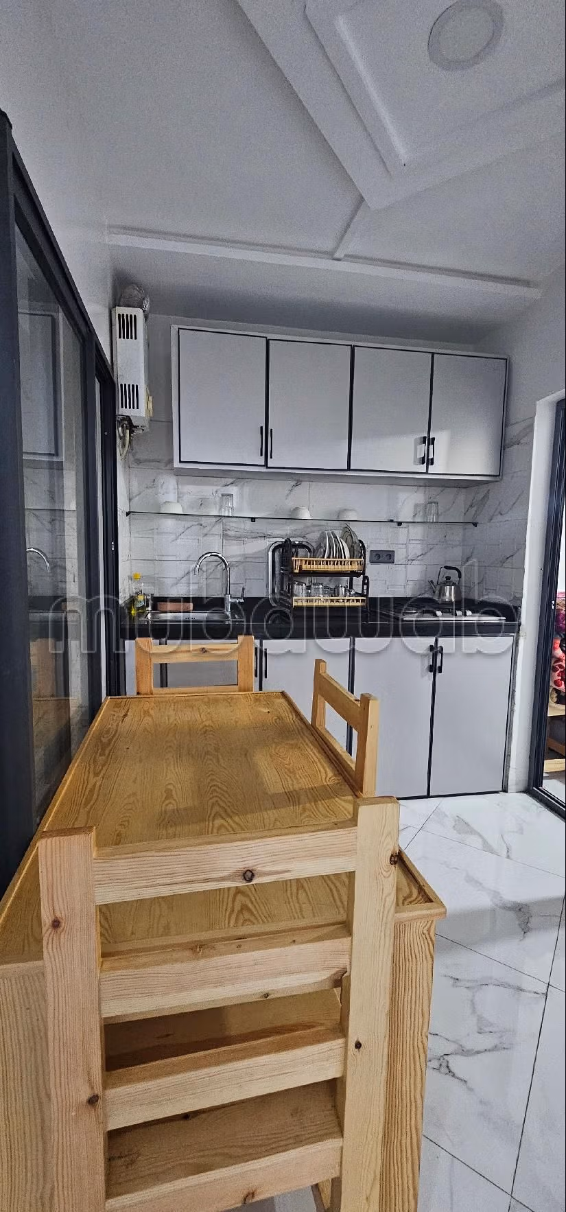 Apartments for rent in Borj. 2 beautiful rooms. Exceptional sea view, central heating