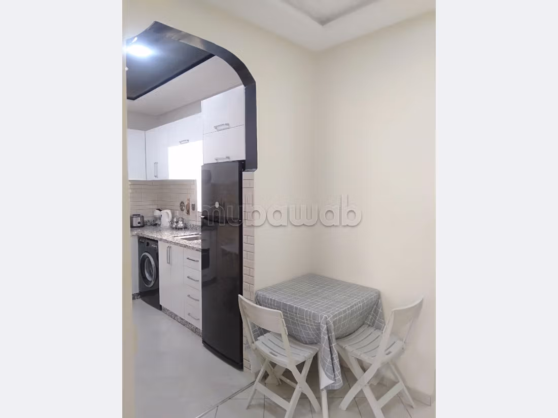 شقة رائعة للايجار ب تيليلة. 3 قطع كبيرة. مفروشة