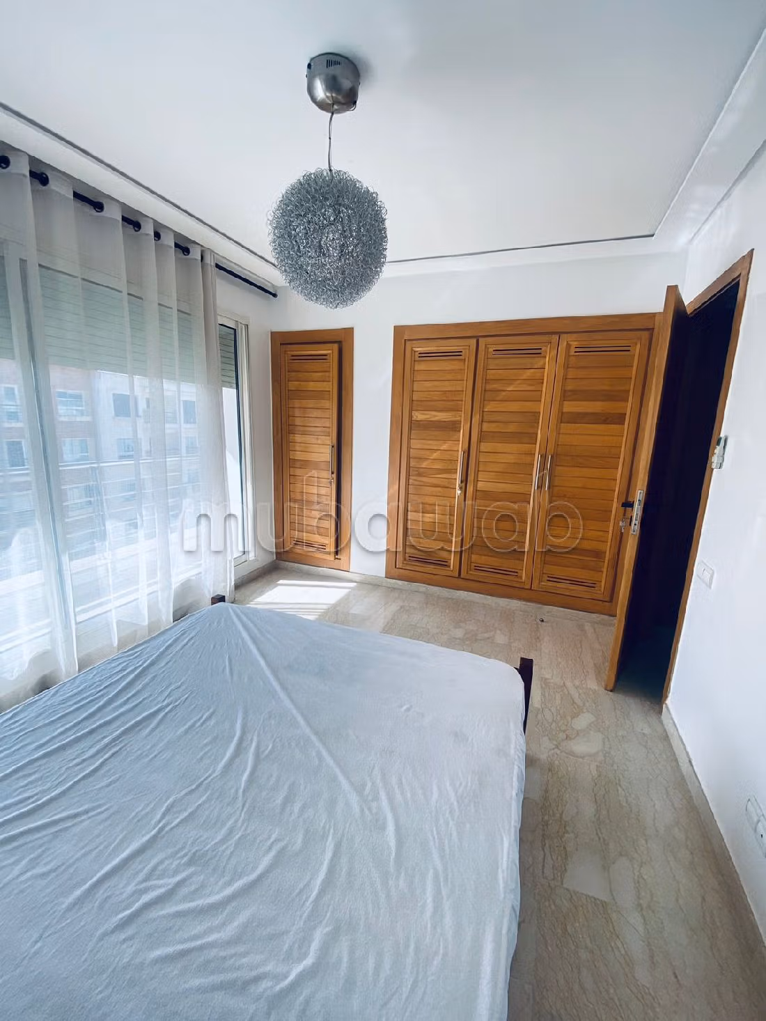 شقة جميلة للكراء براسين امتداد. المساحة 140 م². مفروشة. 