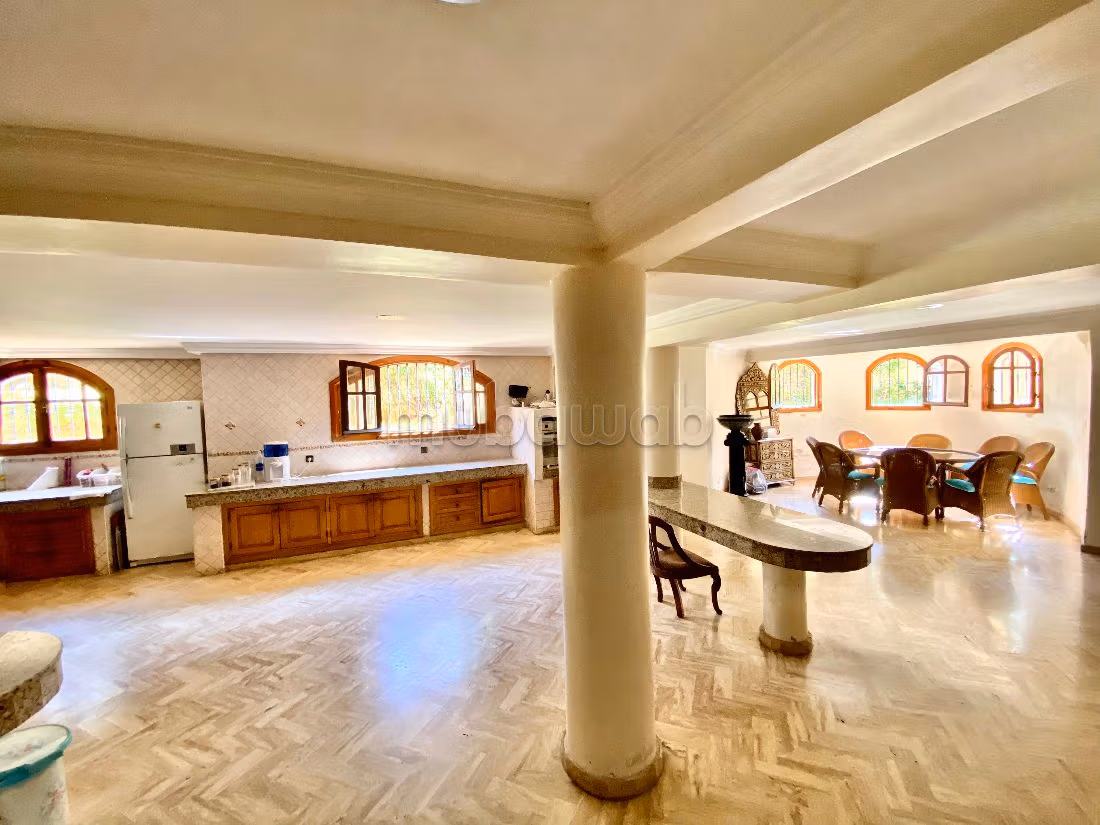 Villa's en luxe woningen om te kopen in Sidi Maarouf. 6 Kamers. Volledig gemeubileerd