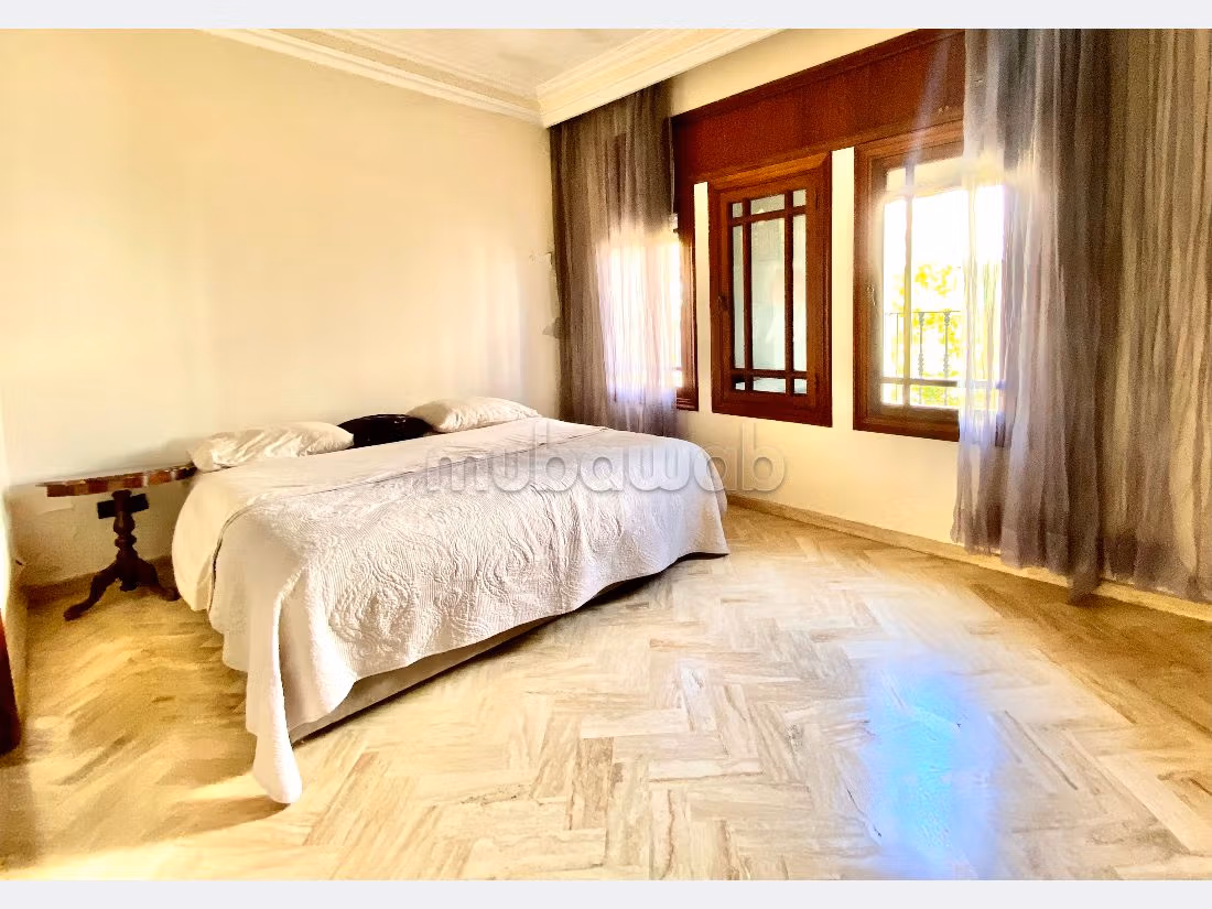 Villa's en luxe woningen om te kopen in Sidi Maarouf. 6 Kamers. Volledig gemeubileerd