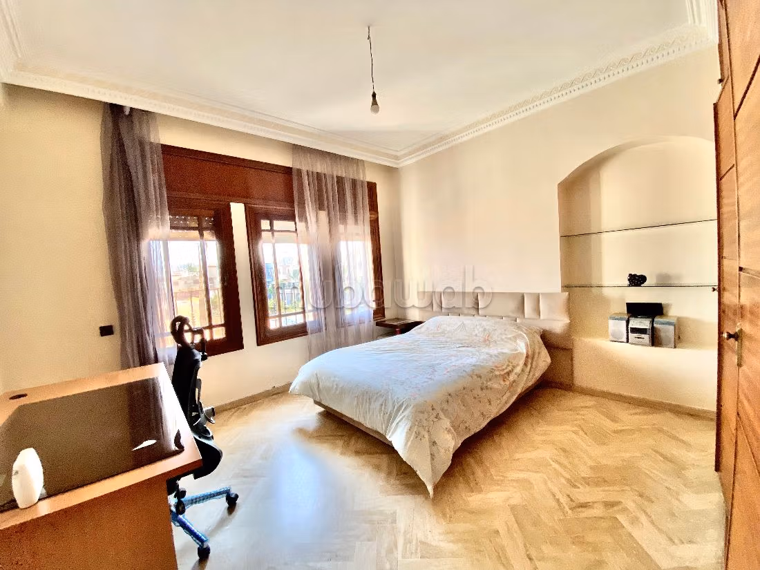 Villa's en luxe woningen om te kopen in Sidi Maarouf. 6 Kamers. Volledig gemeubileerd