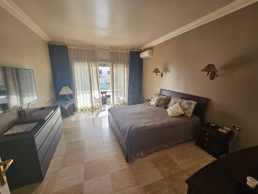 فيلا رائعة للبيع بمرس السلطان. 11 قطع رائعة. التدفئة