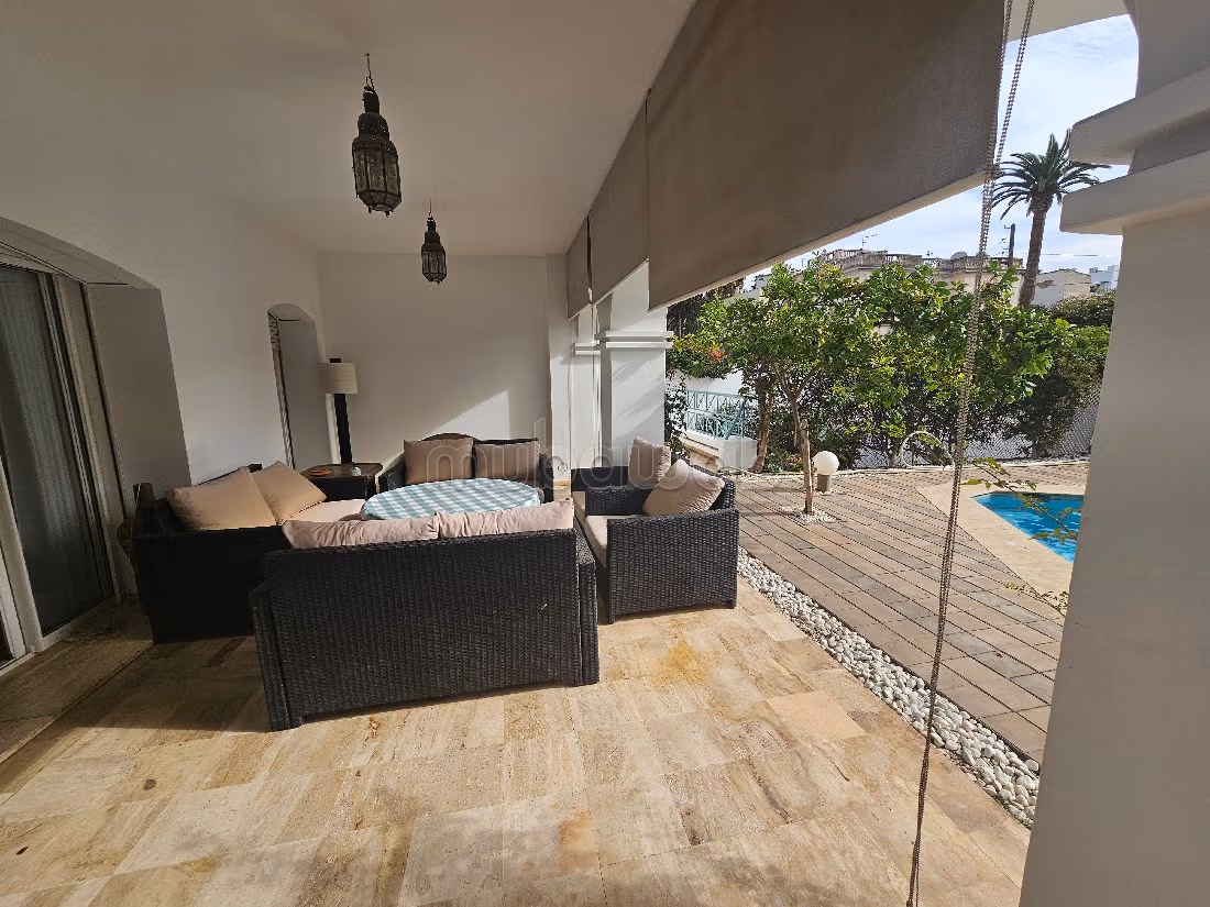 فيلا رائعة للبيع بمرس السلطان. 11 قطع رائعة. التدفئة