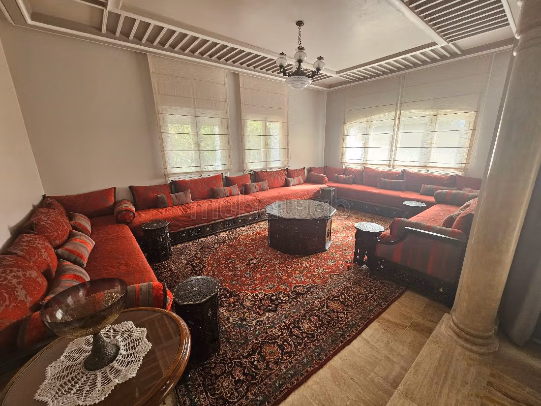 فيلا رائعة للبيع بمرس السلطان. 11 قطع رائعة. التدفئة