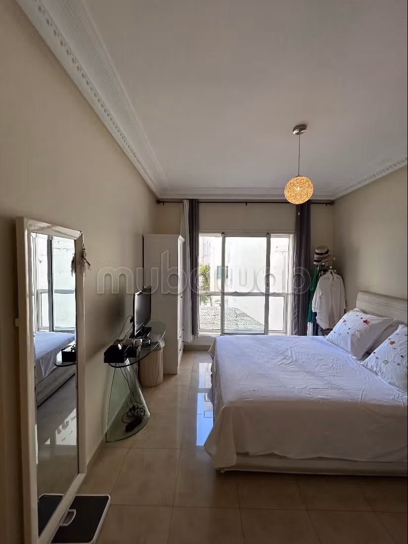 استئجار شقة بغوثي. 1 غرفة. مع المرآب والمصعد