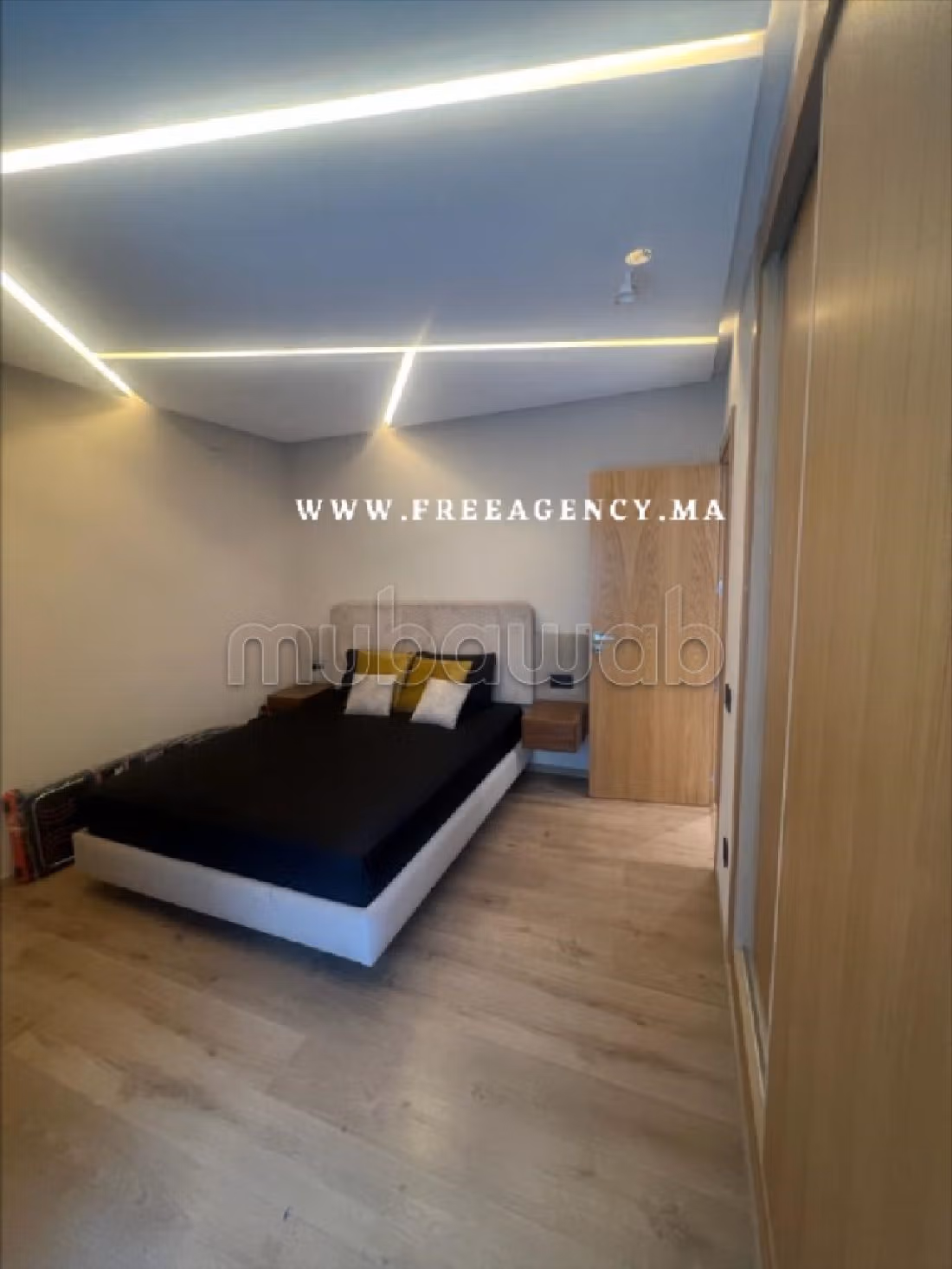 Affitto di un bellissimo appartamento a Malabata. 3 ampi locali. ammobiliato. 