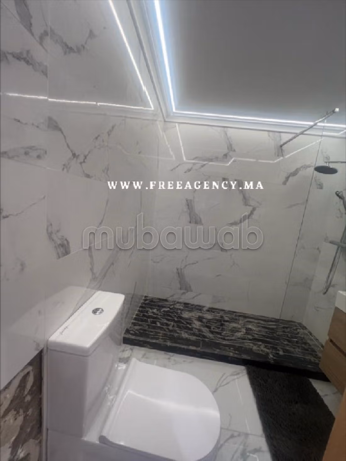 Affitto di un bellissimo appartamento a Malabata. 3 ampi locali. ammobiliato. 