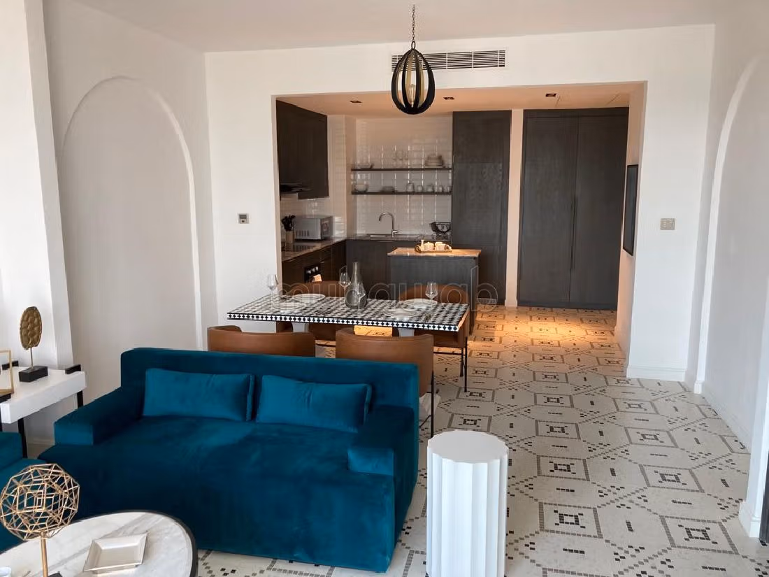 Find an apartment to buy in Bab Al Bahr. Area 111 m². Fireplace and caretaker service. 