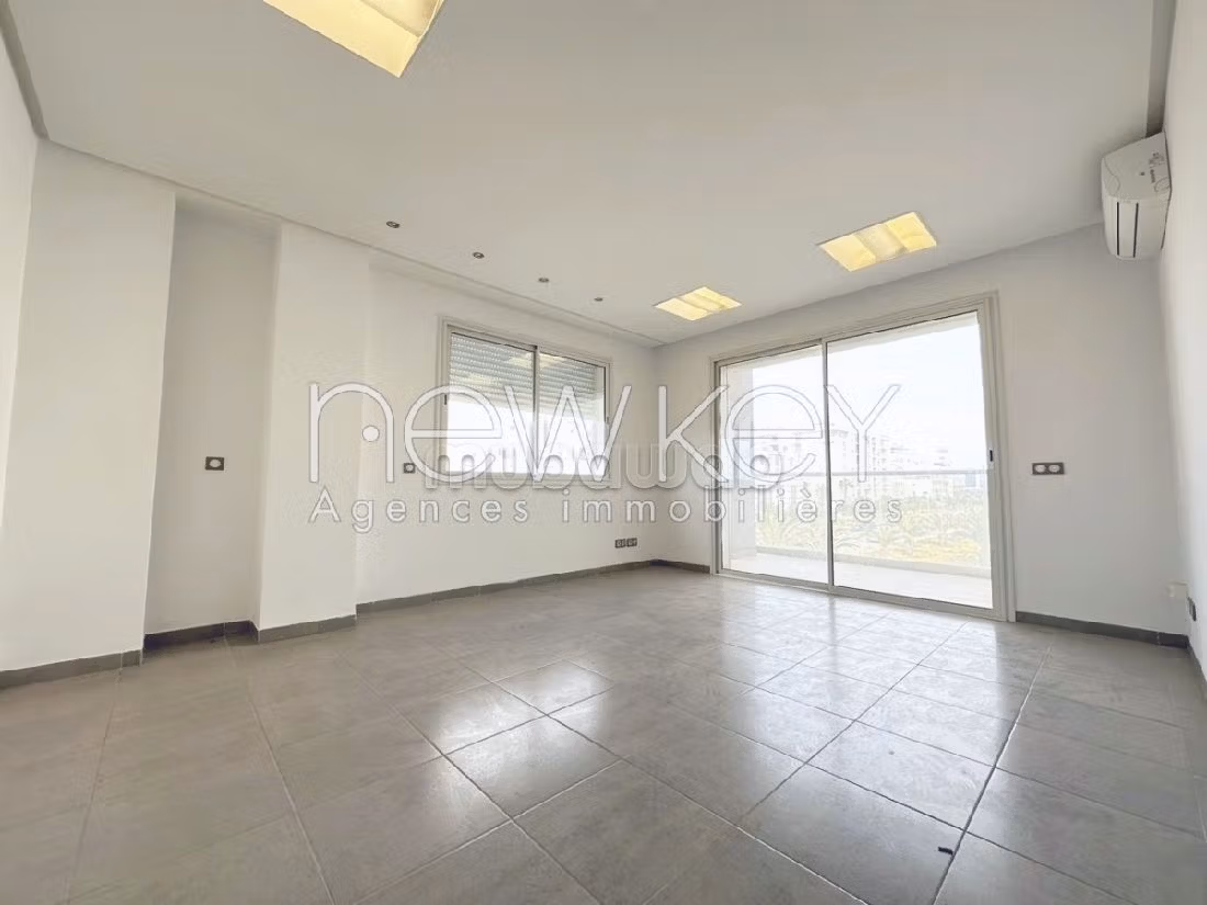 Etage de bureaux à louer aux Berges du lac 2