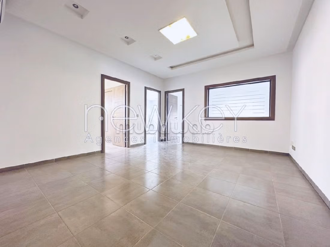 Etage de bureaux à louer aux Berges du lac 2