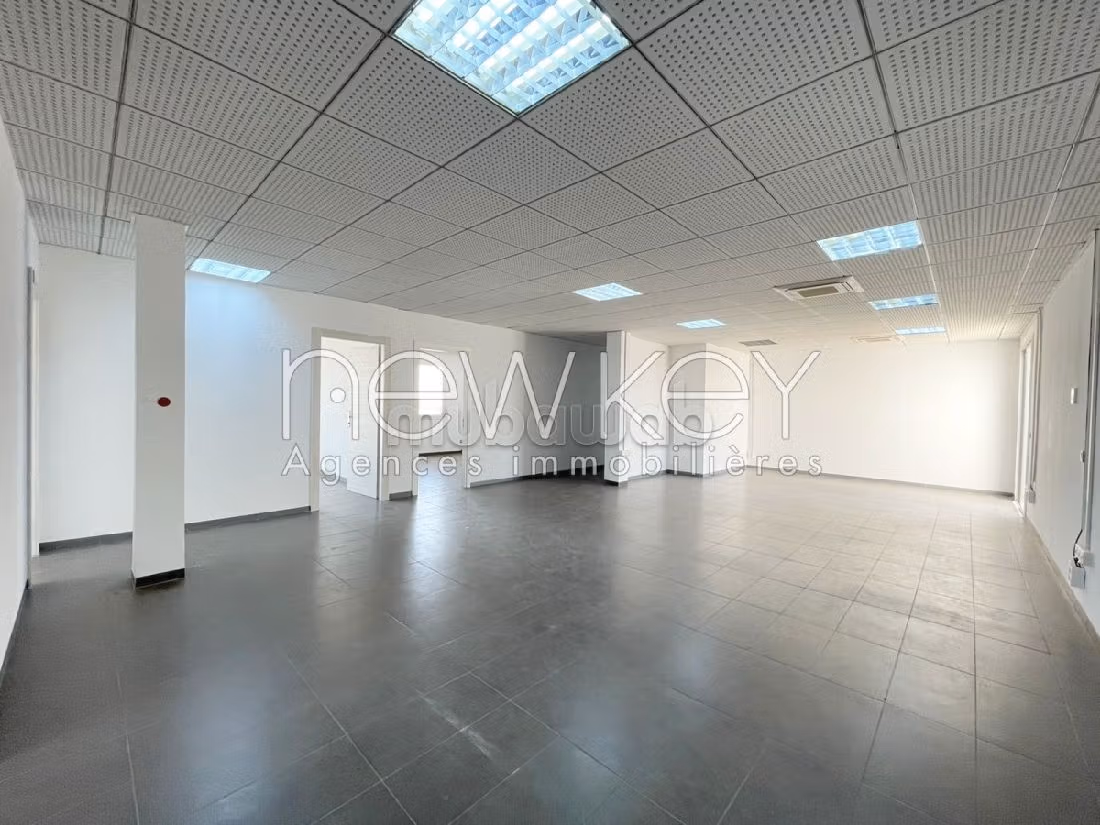 Etage de bureaux à louer aux Berges du lac 2