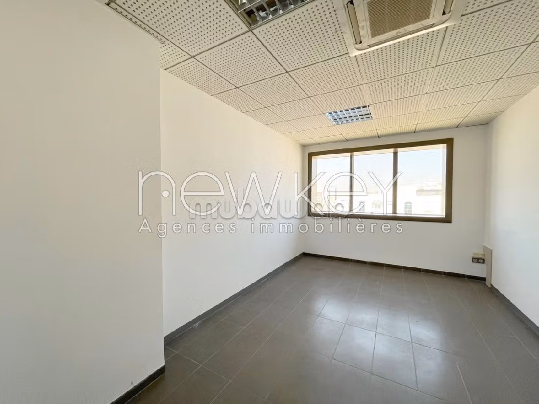 Etage de bureaux à louer aux Berges du lac 2