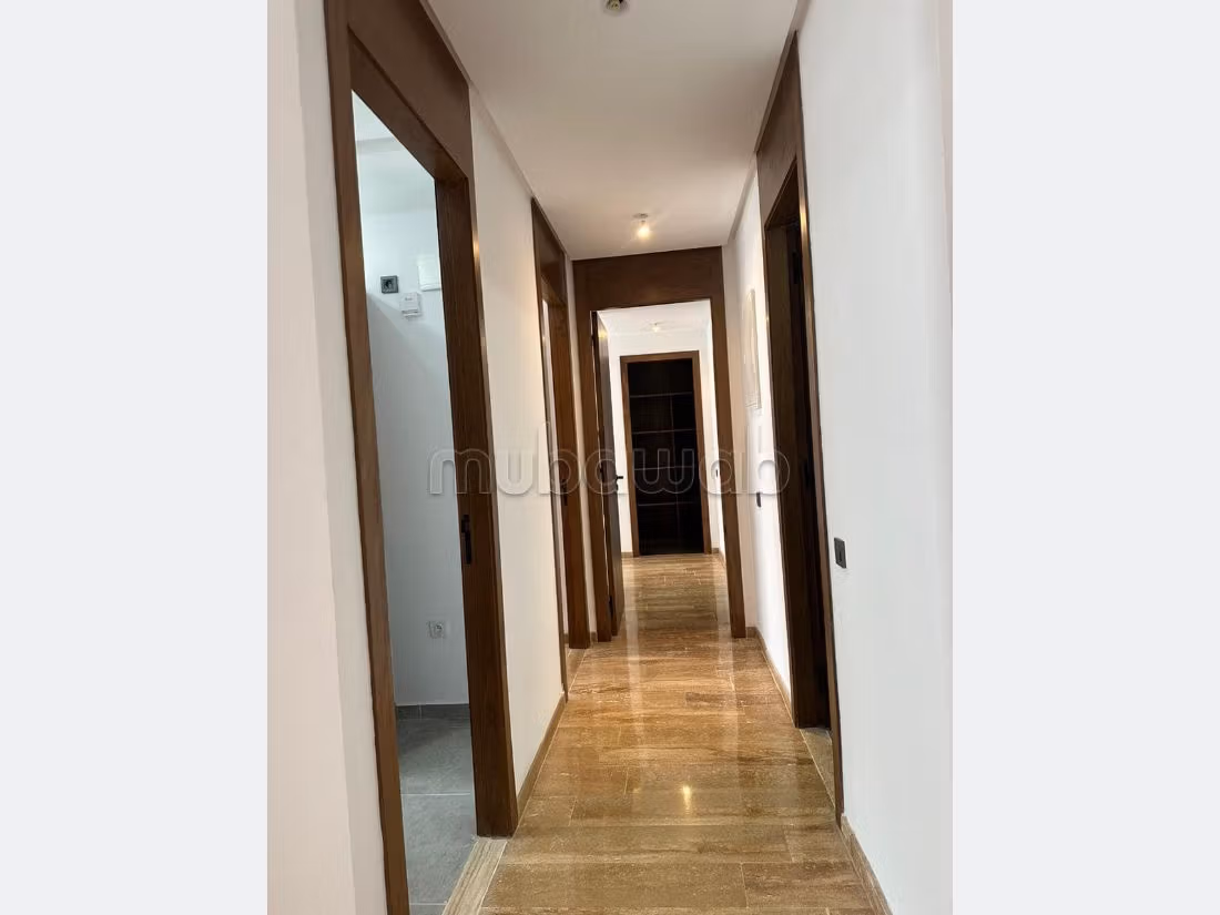 Very nice apartment for rent. 2 lovely rooms. Swimming pool and fireplace. 