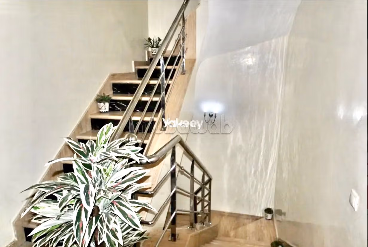 Esplendida villa en venta en Laymoune. 4 dormitorios. Típico salón marroquí, residencia segura. 