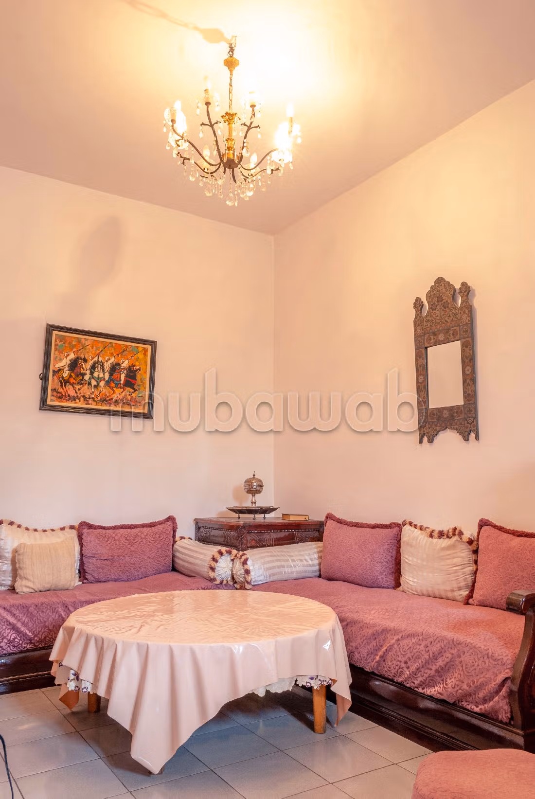Fabulous villa for sale in Charaf. 5 large living areas. Parking spaces and garden. 