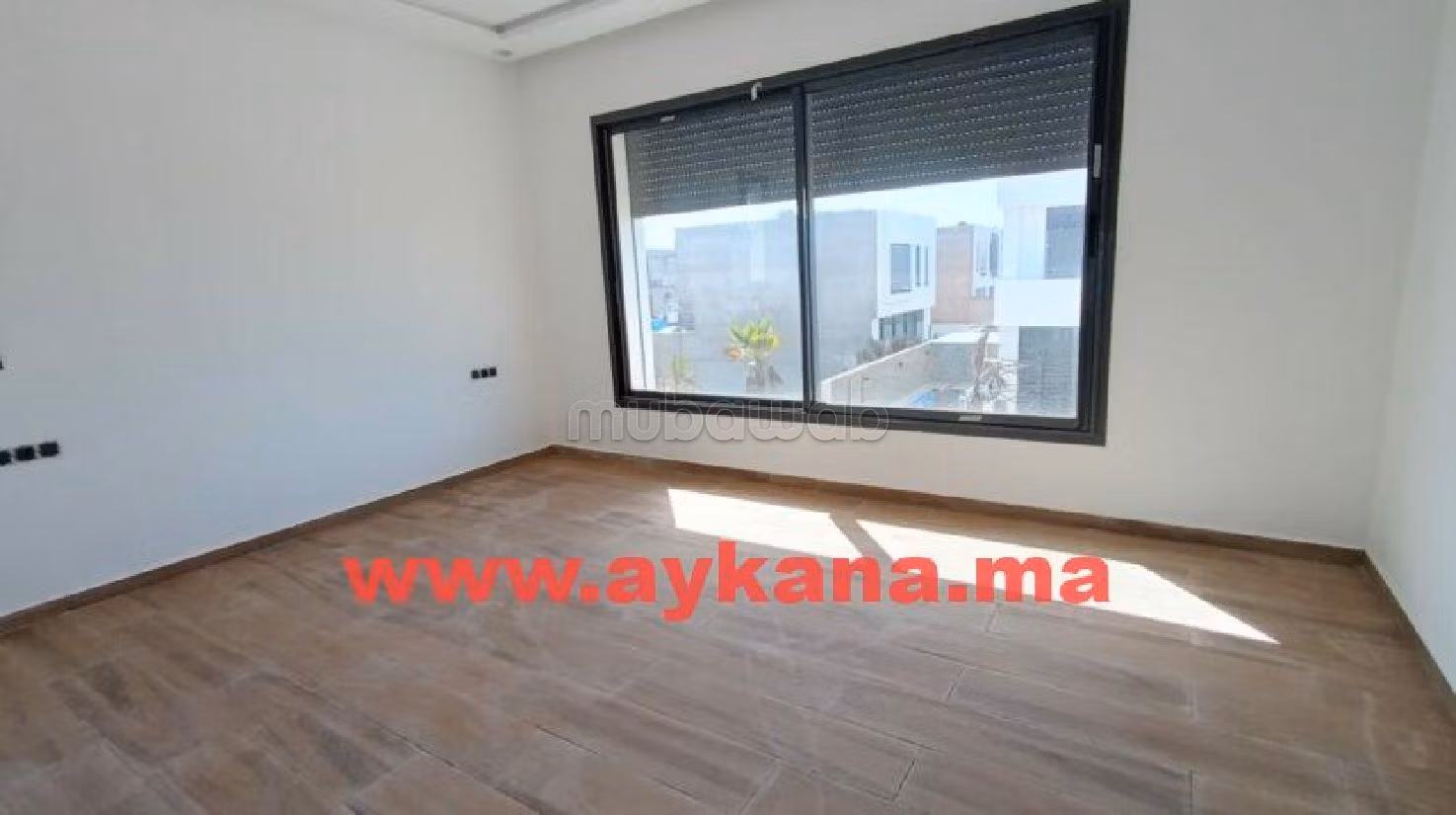 Huren: villa's en luxe woningen in Harhoura. Oppervlakte 250 m². Open haard en zwembad. 