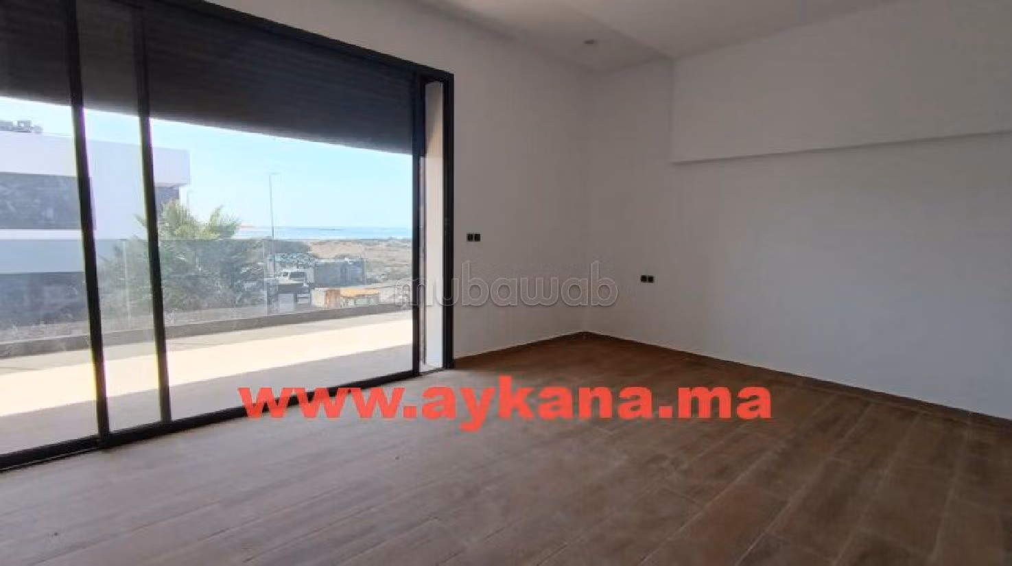 Huren: villa's en luxe woningen in Harhoura. Oppervlakte 250 m². Open haard en zwembad. 