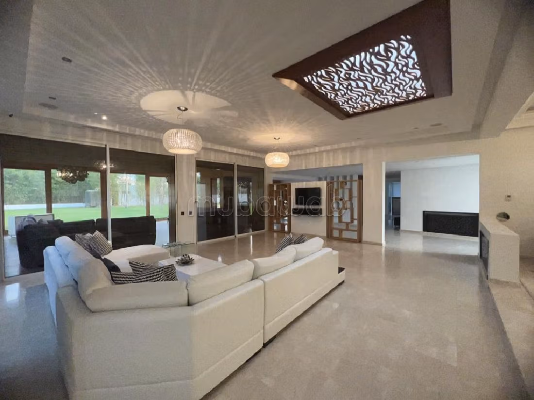 Eccezionale residenza di lusso in vendita. Superficie totale 8000 m². Impianto di aria condizionata e piscina