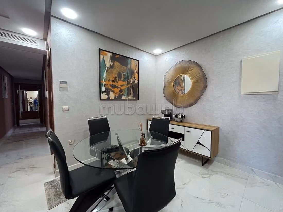 شقة جميلة للكراء ب ايبرية. المساحة الكلية 150 م². مفروشة.