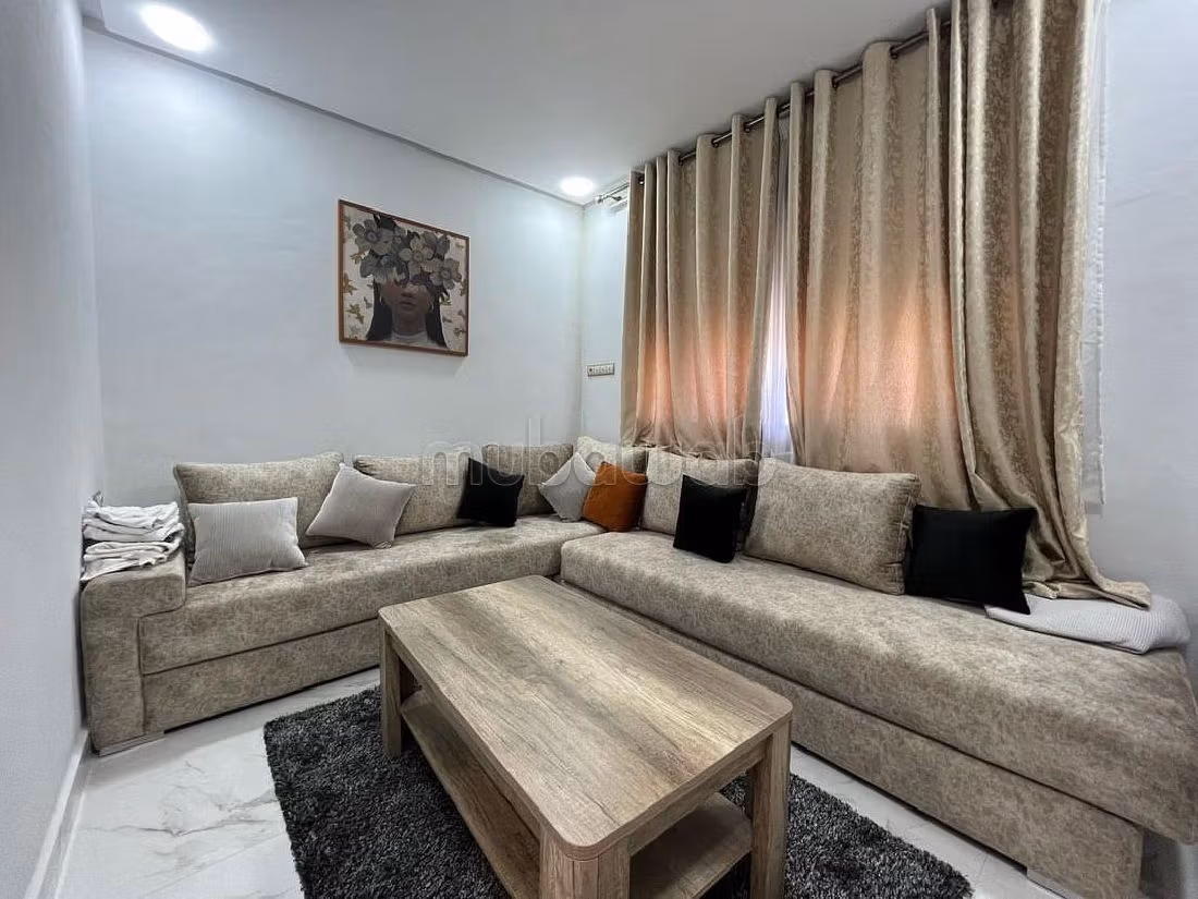 شقة جميلة للكراء ب ايبرية. المساحة الكلية 150 م². مفروشة.