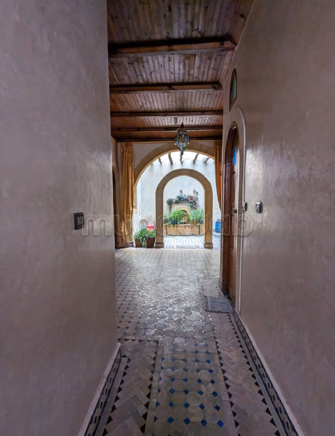 Rent your house in Borj. 4 comfortable rooms. Cooker with oven.