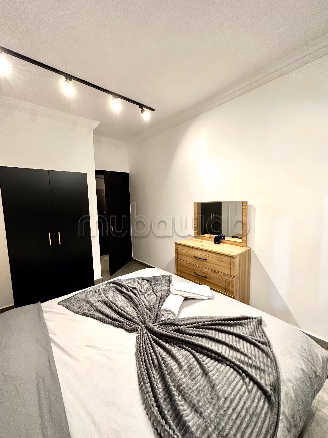 Bell'appartamento in affitto a Route de Tahanaout. 5 locali spaziosi. Sistema di sicurezza e antenna parabolica. 