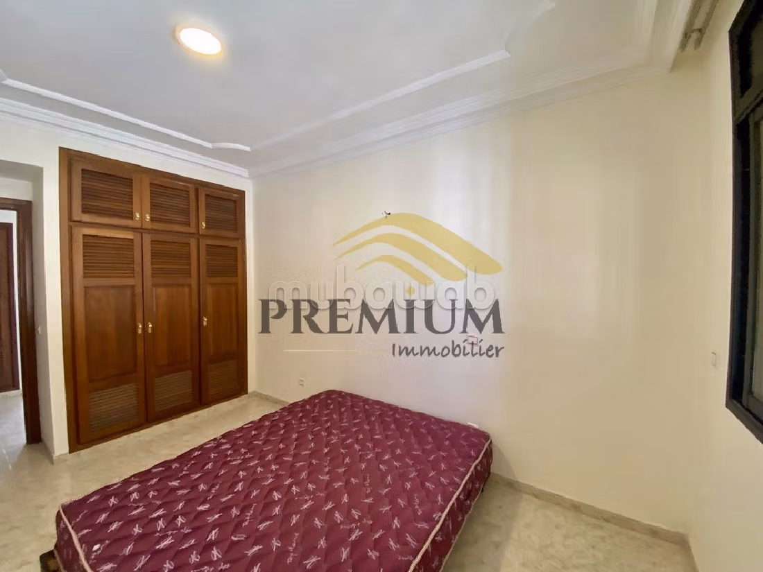 استئجار شقة باكدال. 4 غرف. مصعد وشرفة. 