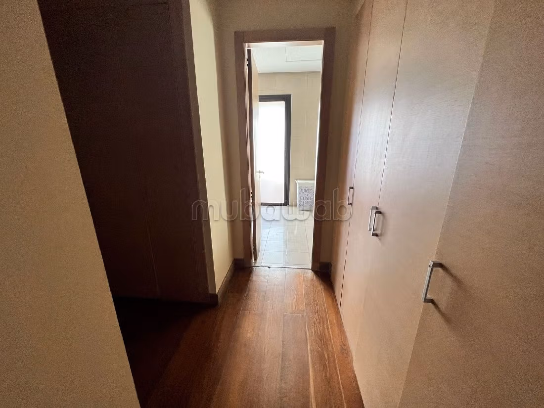 منزل ممتاز للبيع ببوسكورة. 8 قطع. حديقة وشرفة. 