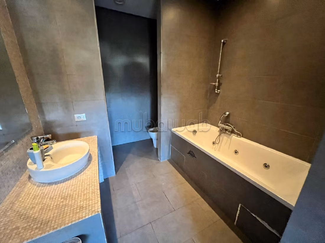 منزل ممتاز للبيع ببوسكورة. 8 قطع. حديقة وشرفة. 